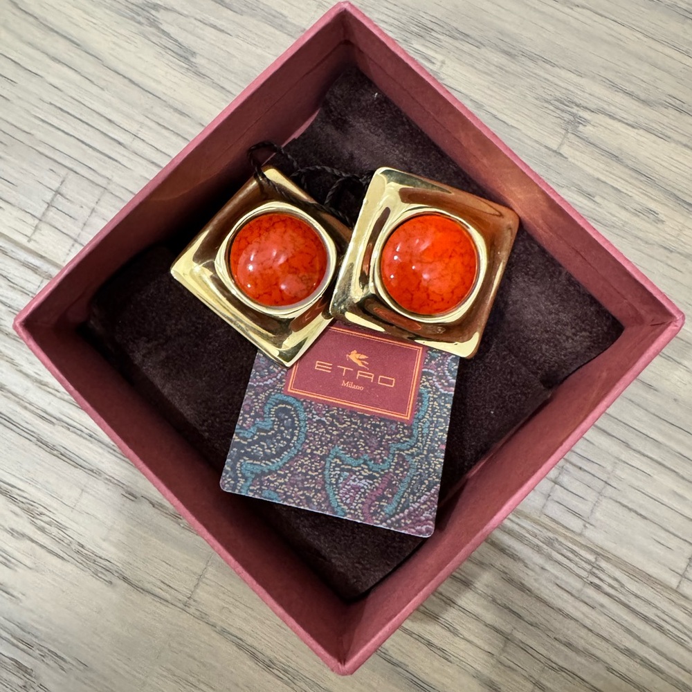 BNWT Vintage Style Statement Earrings